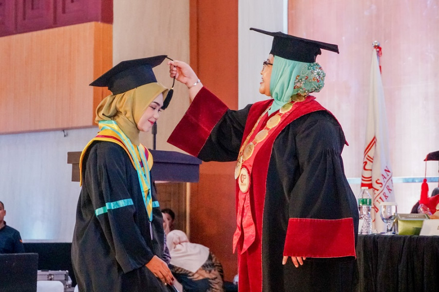 110 Mahasiswa Universitas Abdurrab Pekanbaru Diwisuda