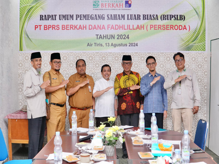 Asisten II Pemkab Kampar Hadiri RUPS PT. BPRS Berkah Dana Fadhlillah