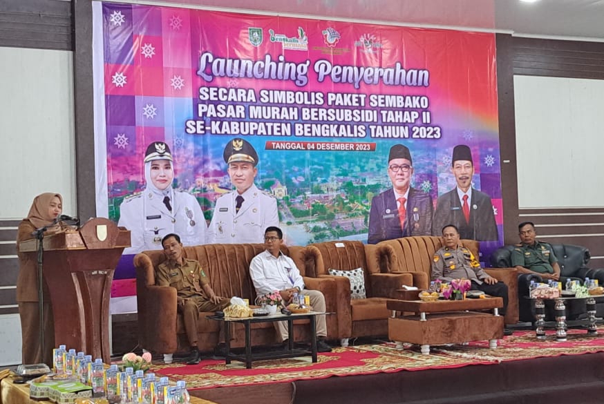Bupati Kasmarni Launching Pasar Murah Bersubsidi Tahap II