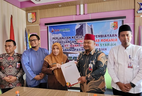 PT BRK Syariah Pasir Pengaraian-Universitas Rokania Teken MoU