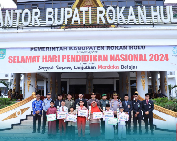Pemkab Rohul Gelar Upacara Peringatan Hari Pendidikan Nasional