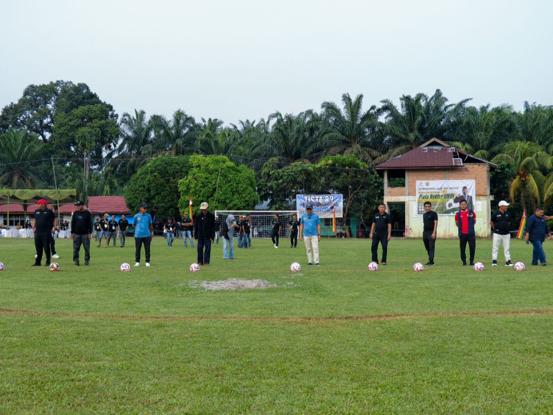 UMRI Gelar Turnamen Sepak Bola Gala Desa di Gobah, Kampar