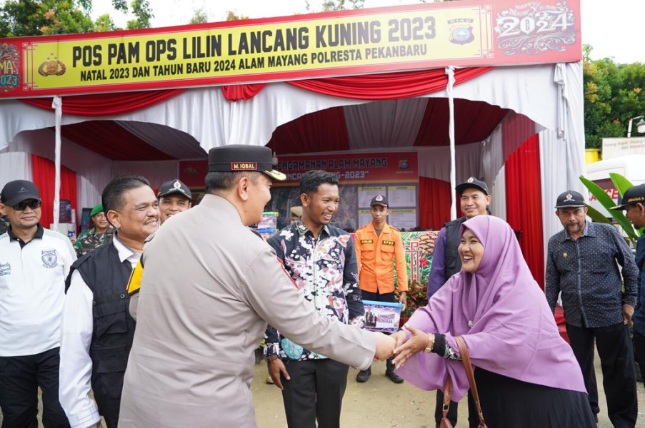 Kapolda Riau Cek Posko Nataru di Pekanbaru