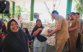 Sebanyak 21,353 Juta KPM Bakal Terima Bantuan Beras untuk Oktober-Desember 2023