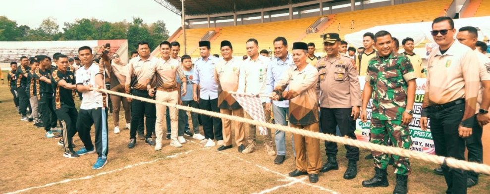 Bupati Buka Kejuaraan Olahraga Tradisional KORMI Kuansing