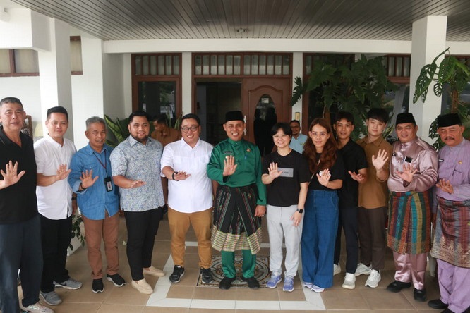 Bupati Inhil Lepas Satgas Hilirisasi Kelapa Bersama Investor  Thailand