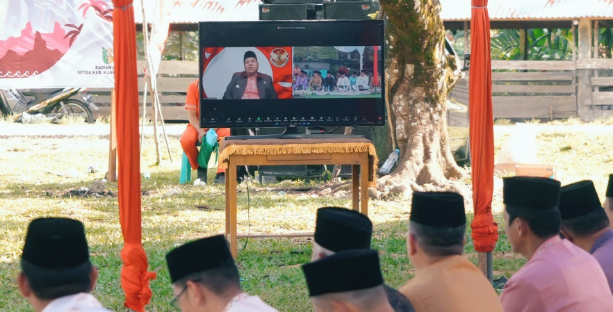 Via Zoom, Bupati Kuansing Audiensi dengan Masyarakat Desa Pebuan dan Saik