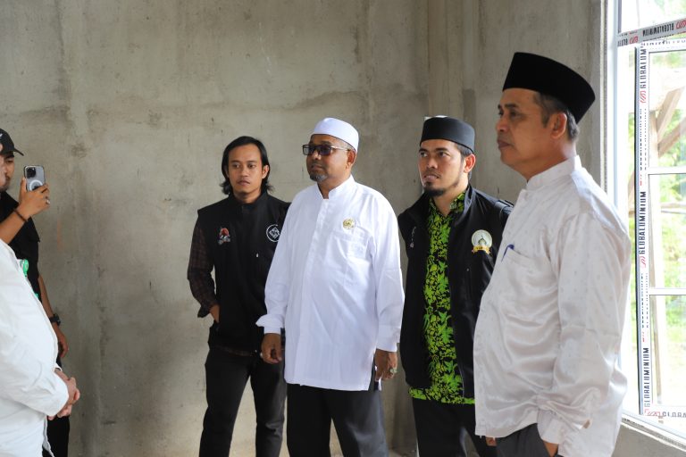 Pj Bupati Inhil H.Herman Sambangi Musholla Seribu Parit