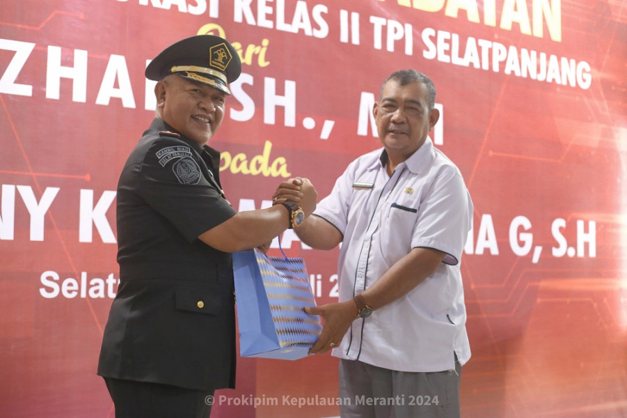 Asisten II Rokhaizal Hadiri Sertijab Kepala Kantor Imigrasi Selatpanjang