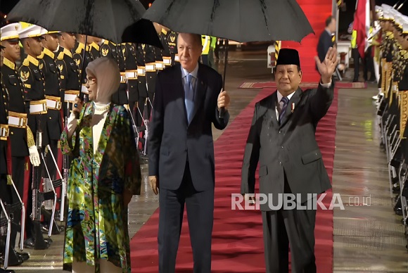 Mendarat di Lanud Halim Perdanakusuma, Erdogan ke Prabowo: Assalamualaikum