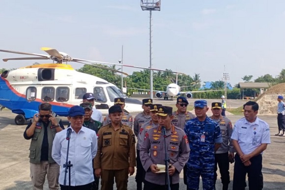 Kapolri, Gubernur Riau, dan Menteri LH Cek Langsung Karhutla di Rohil dan Rohul
