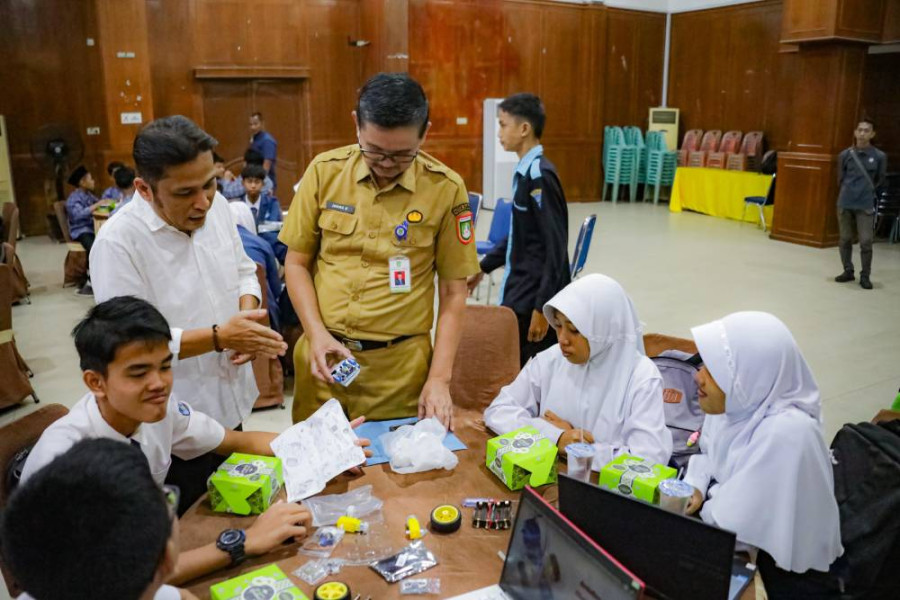 Sekda Kota Dumai Buka Kompetisi Robotik Antar SMP Se-Kota Dumai