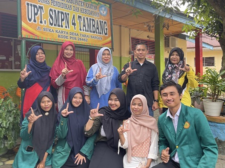 Mahasiswa FKIP Umri Sukses PLP di  SMPN 4 Tambang
