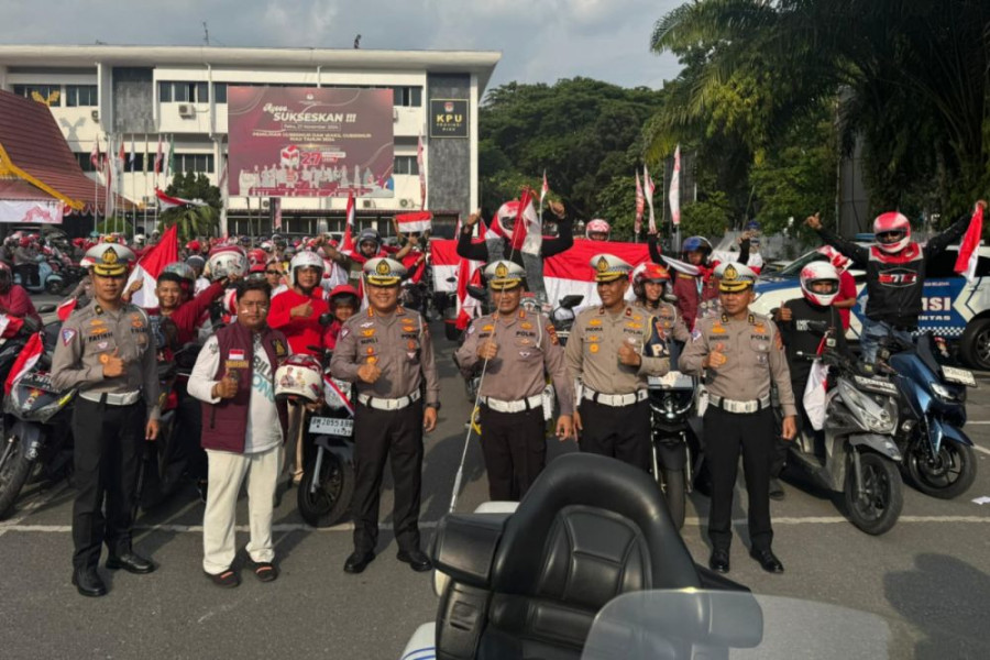 Ribuan Warga Ikuti Pawai Safety Riding Ditlantas Polda Riau