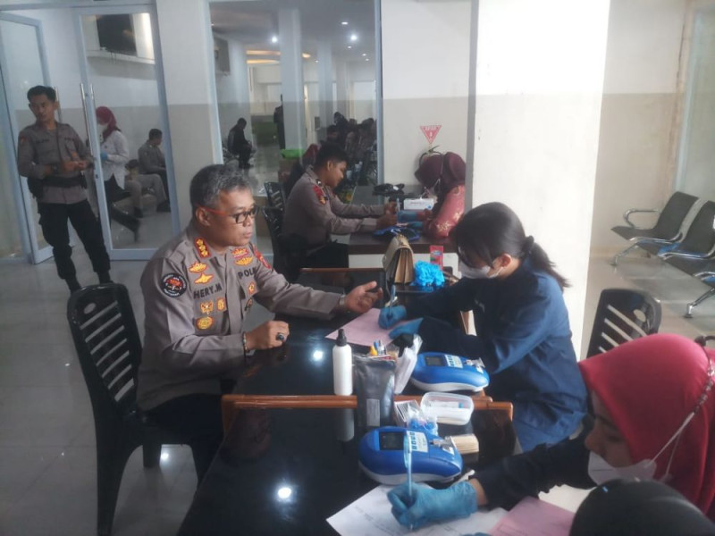 Polda Riau Gelar Bhakti Sosial Donor Darah Sambut HUT Ke-72 Humas Polri