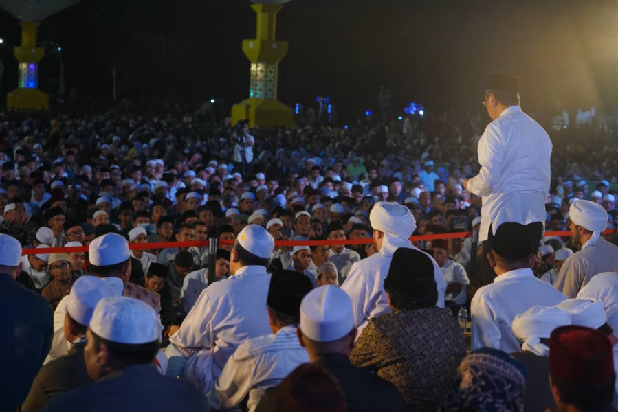 Pemprov Riau Gelar Maulid Akbar, Ribuan Warga Penuhi Masjid Raya Annur