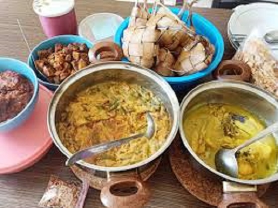 Makanan Berlimpah Saat Lebaran, Ini Tips Kontrol Diri agar tak Kebablasan