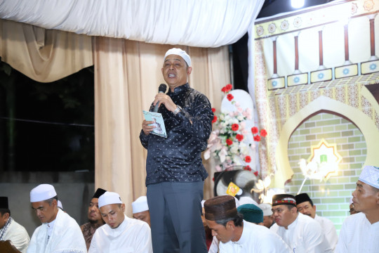 Pj Bupati Inhil Herman Hadiri Haul Dan Pembacaan Manaqib Tuan Guru Sapat Di Ponpes Daarul Islah Mumpa