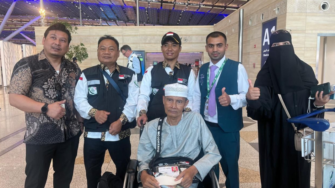 Perdana Pasca Operasional Haji 1445H, Tim KUH Antar Pulang Jemaah Usai Dirawat di Saudi