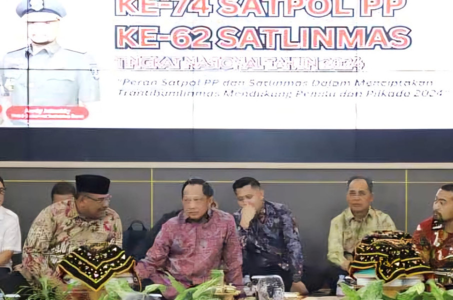 Bupati Inhil Hadiri Jamuan Makan pempro Sumbar