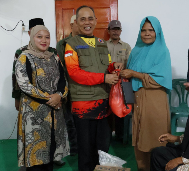 Bupati Inhil Gerak Cepat Bantu Warga Terdampak Banjir di Kecamatan Kempas