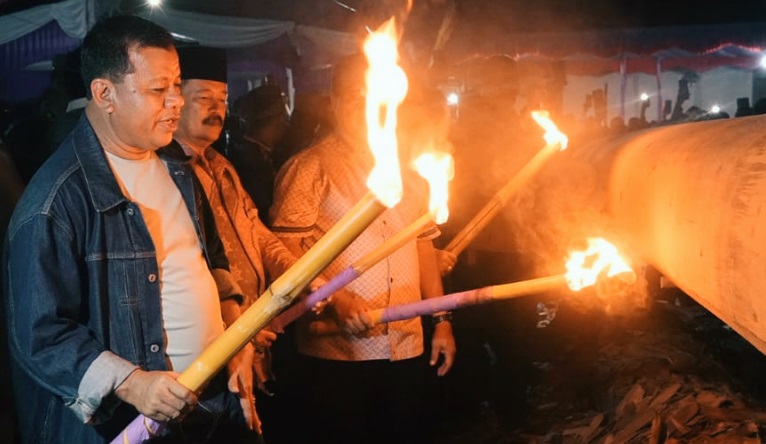 Bupati Kuansing Lakukan Pelayuran Jalur Putri Simambang Biru Ulu Sungai Putat