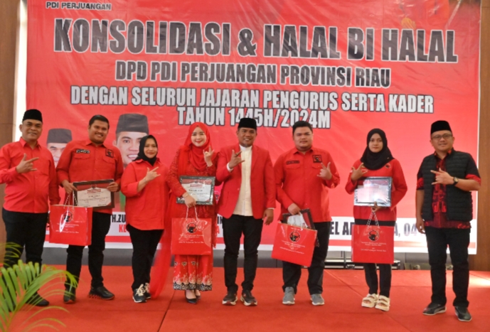 Bupati Kasmarni Hadiri Halal Bi Halal PDI-Perjuangan