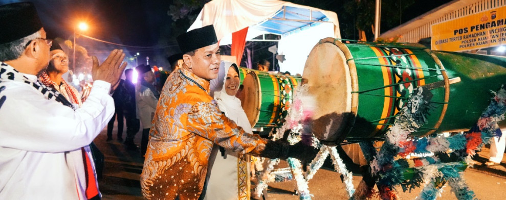 Bupati Kuansing Buka Pawai Takbir di Taman Jalur Koto