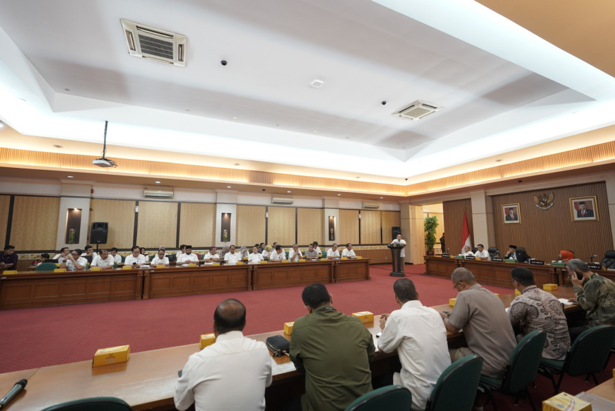 Bahas Persiapan, Wagubri Kumpulkan PB Porwil Sumatra XI Riau