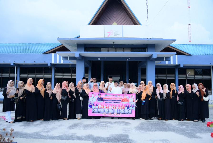 Masyarakat Antusias Serbu Berkah Ramadhan Dishub Berbagi Ratusan Takjil dan Sembako
