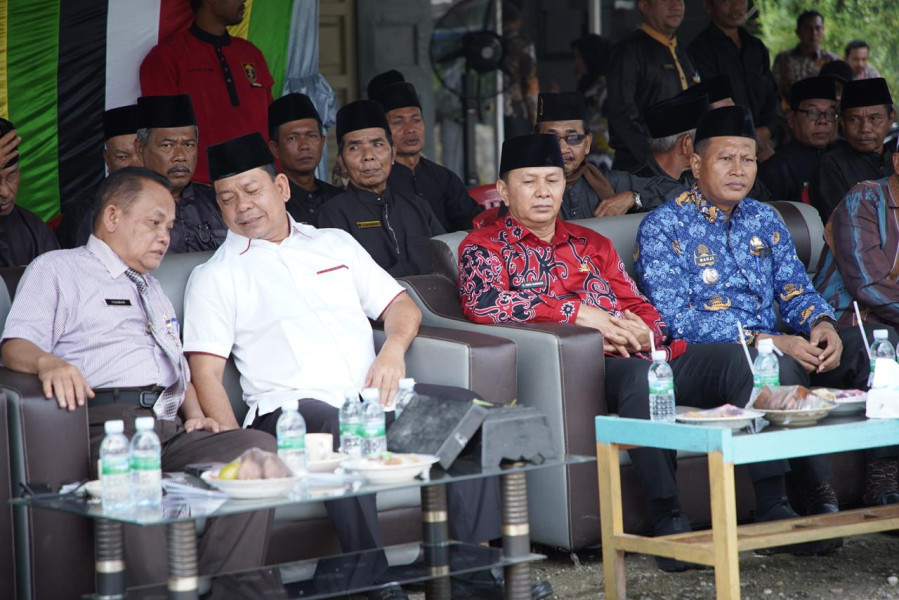 Camat Rambah Hilir Dampingi Wabup Rohul Hadiri Lomba Gondang Barogong