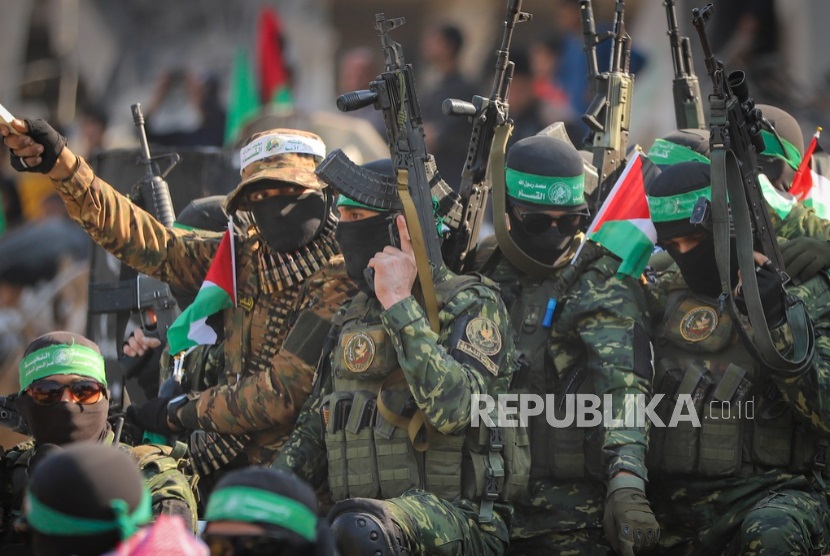 Tahanan Palestina yang Dibebaskan Tiba di Gaza Selatan, Luka-Luka dan tak Bisa Berdiri