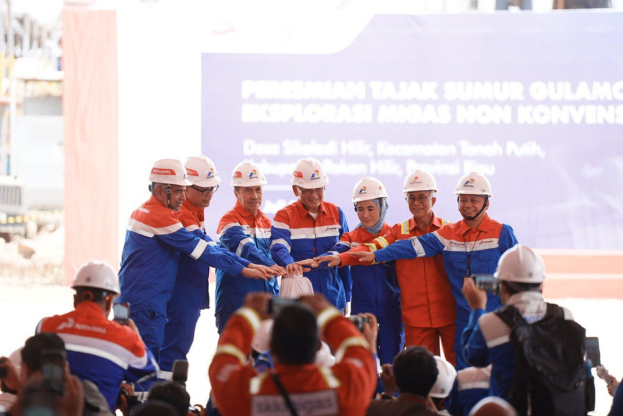 Gubri Syamsuar Resmikan Tajak Sumur Gulamo Eksplorasi MNK di Rokan Hilir