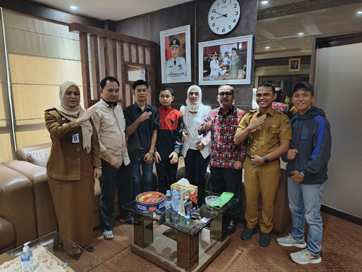 Firdaus Bangga Tiga Atlet Sepakbola U-13 Kampar Tampil di Singa Cup Singapore International Youth Cup 2023