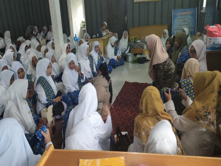 Lestarikan Masakan Khas Daerah, BKMT Kampar Gelar Pelatihan Pembuatan Kue Tradisional