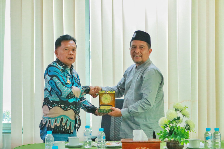 Plt Bupati Asmar Audiensi Bersama Rektor UMRI