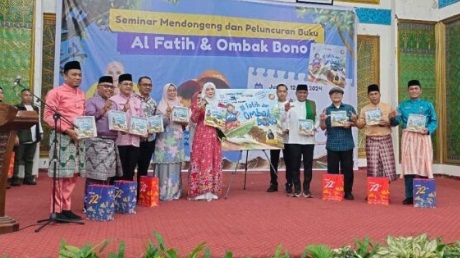 Angkat Cerita Ombak Bono, Bunda PAUD Pelalawan Rilis Buku Dongeng Pertama