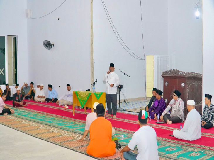 Pj Sekda Kampar Hadiri Peringatan Isra’ Mi'raj Desa Rumbio