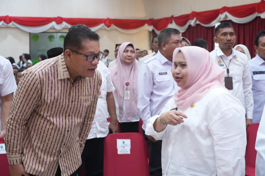 Bupati Kasmarni Hadiri Peluncuran dan Penandatanganan Pakta Integritas PPDB Tingkat SMA/SMK Tahun 2024