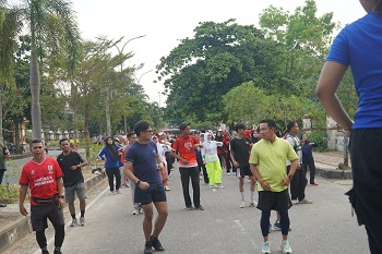 Didukung Wakil Bupati, Dispora Pelalawan dan Lurah Kerinci Barat Gelar Senam Rutin