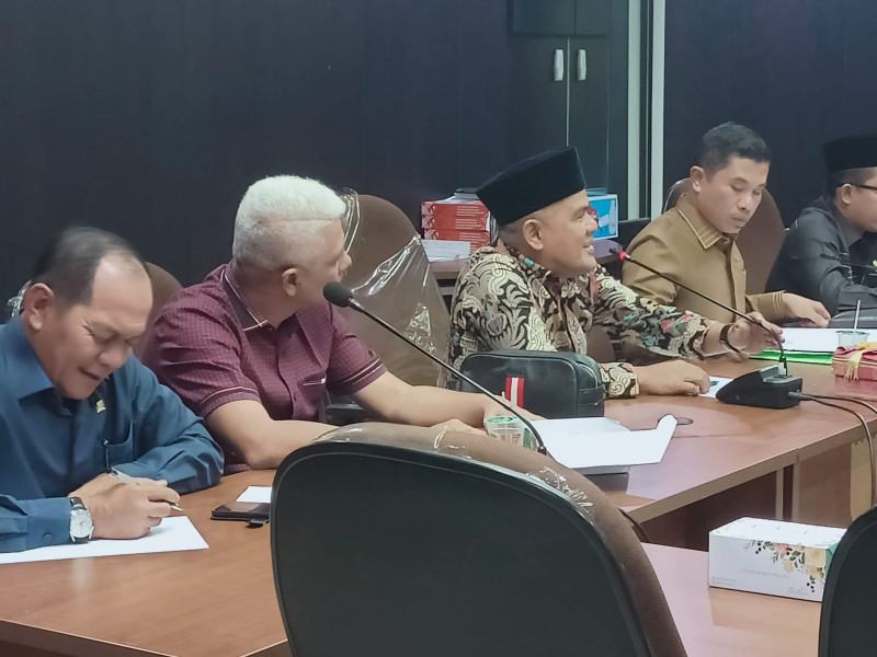 Laksanakan Hearing, Komisi I Serahkan Data Tiang Ilegal ke Apjatel