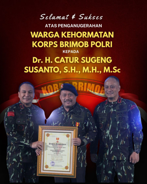 Mantan Bupati Kampar Catur Sugeng Susanto Resmi Menjadi Warga Kehormatan Brimob