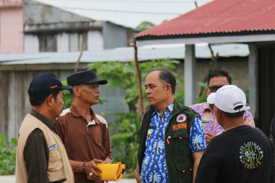 Pantau Kondisi Banjir Terkini, Pj Bupati Imbau Masyarakat Inhil Tetap Waspada