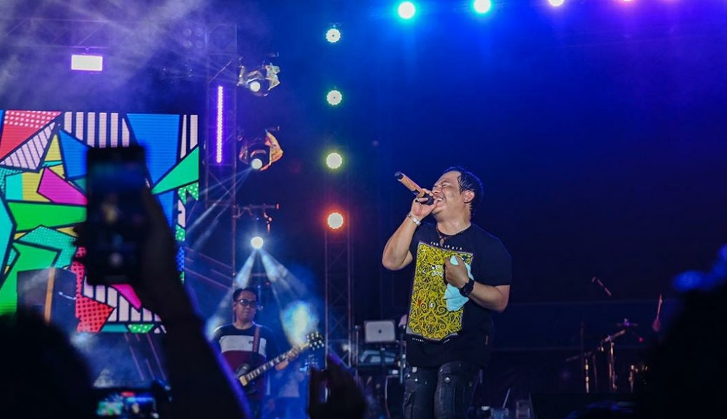 Wali Band Semarakkan Pesta Rakyat Malam Pergantian Tahun di Dumai