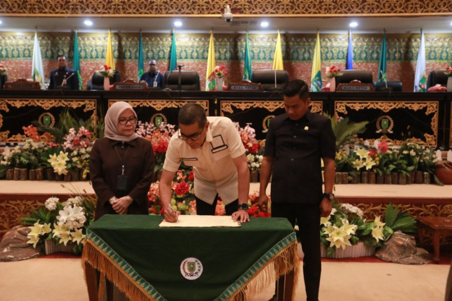Pemprov dan DPRD Riau Tandatangani Nota Kesepakatan Rancangan Awal RPJMD 2025–2029