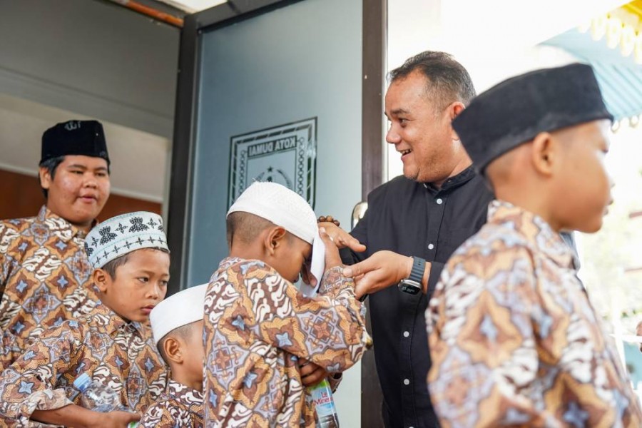 Pjs Wali Kota Dumai Gelar Syukuran Rumah Jabatan, Ajak Anak Yatim dan Pejabat Makan Bersama