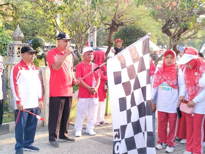 Meriahkan HUT RI ke 79, Kordik Rambah-Rohul Turunkan 1.300 Guru Jalan Santai