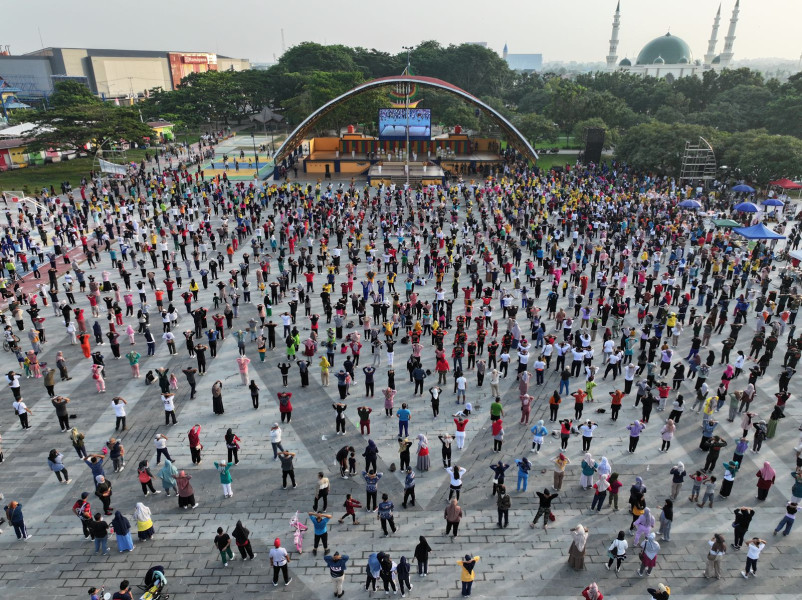 Ribuan Masyarakat Antusias Ikuti Launching Senam Idaman Bersama Wali Kota Dumai