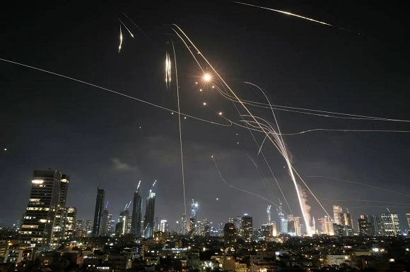 3 Tewas dan 91 Lainnya Terluka dalam Serangan Iran ke Israel
