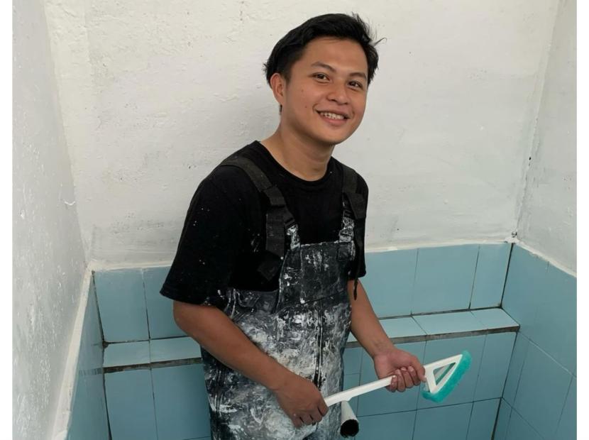 Mengenal Cecep, Pemuda yang Gemar Keliling Bersihkan Toilet Masjid